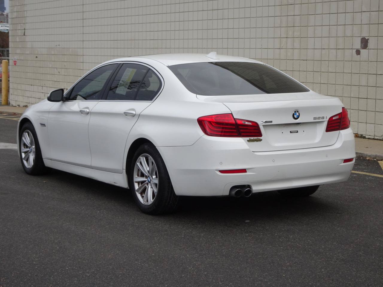 Used 2015 BMW 528i xDrive Sedan AWD/4WD image 5