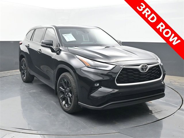 Used 2023 Toyota Highlander L image 1