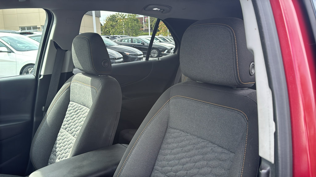 Used 2020 Chevrolet Equinox LT w/ Driver Convenience Package FWD image 13