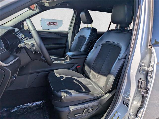 Used 2023 Jeep Grand Cherokee L Laredo AWD/4WD image 15