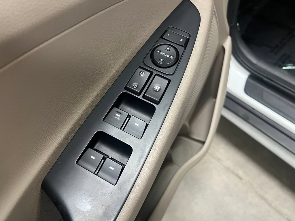 Used 2020 Hyundai Tucson Sport FWD image 12
