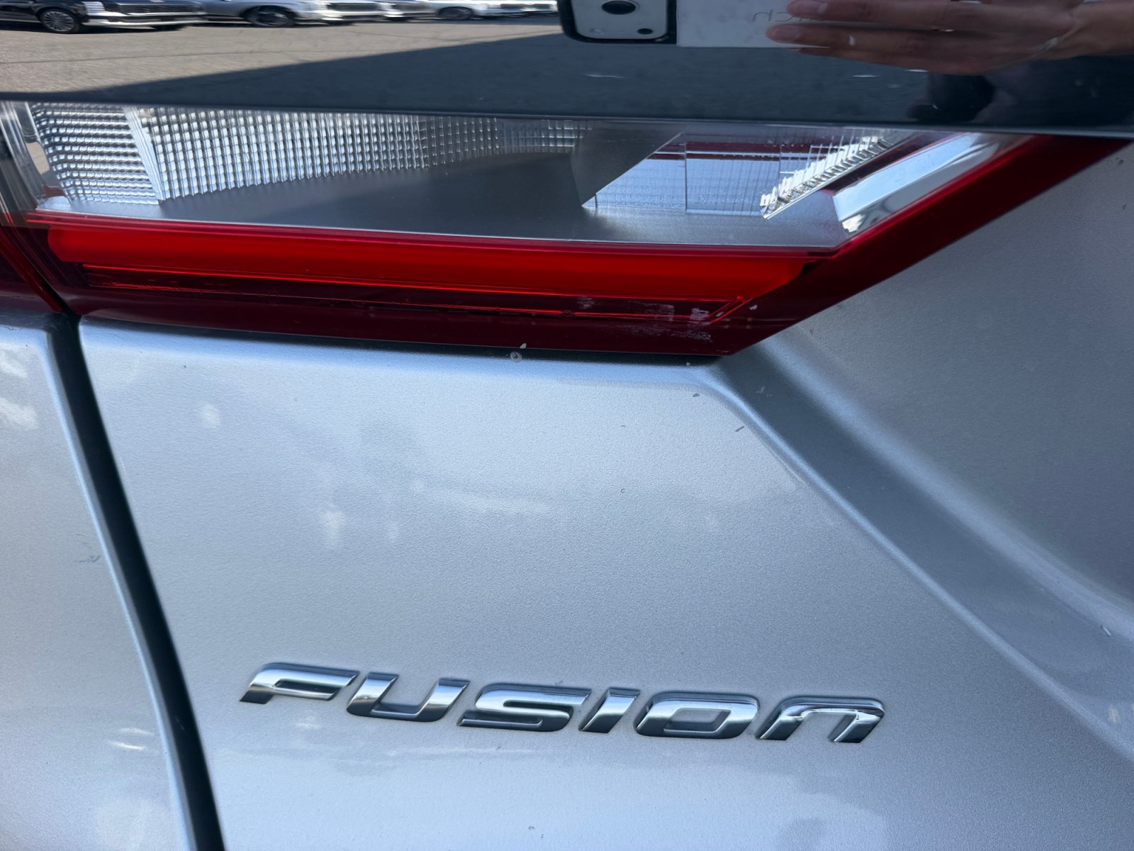 Used 2018 Ford Fusion SE FWD image 24