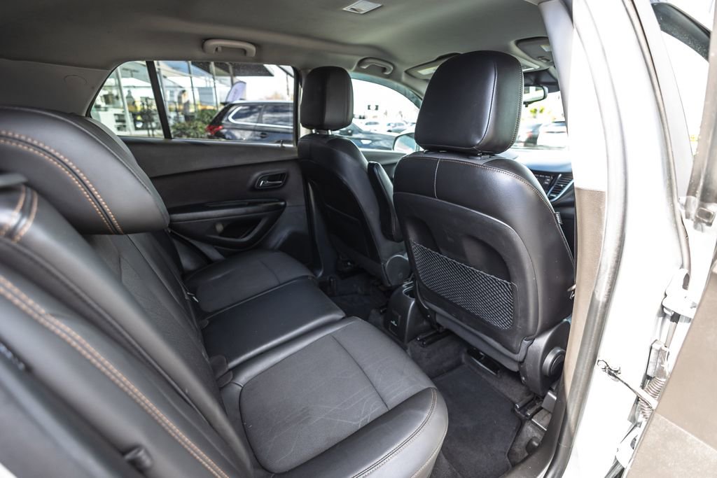 Used 2022 Chevrolet Trax LT w/ Driver Confidence Package AWD/4WD image 25