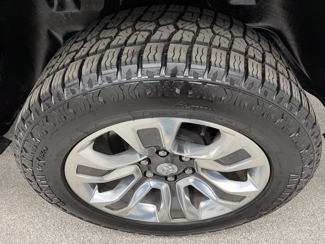 Used 2022 RAM 1500 Limited w/ Body Color Bumper Group AWD/4WD image 16