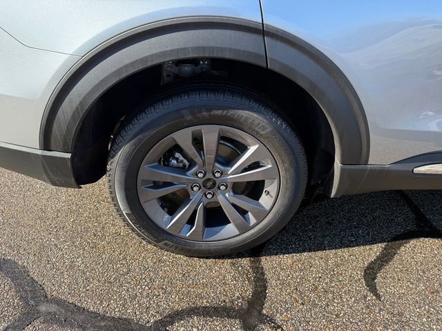 Used 2025 Ford Explorer Active w/ Active Comfort Package image 27