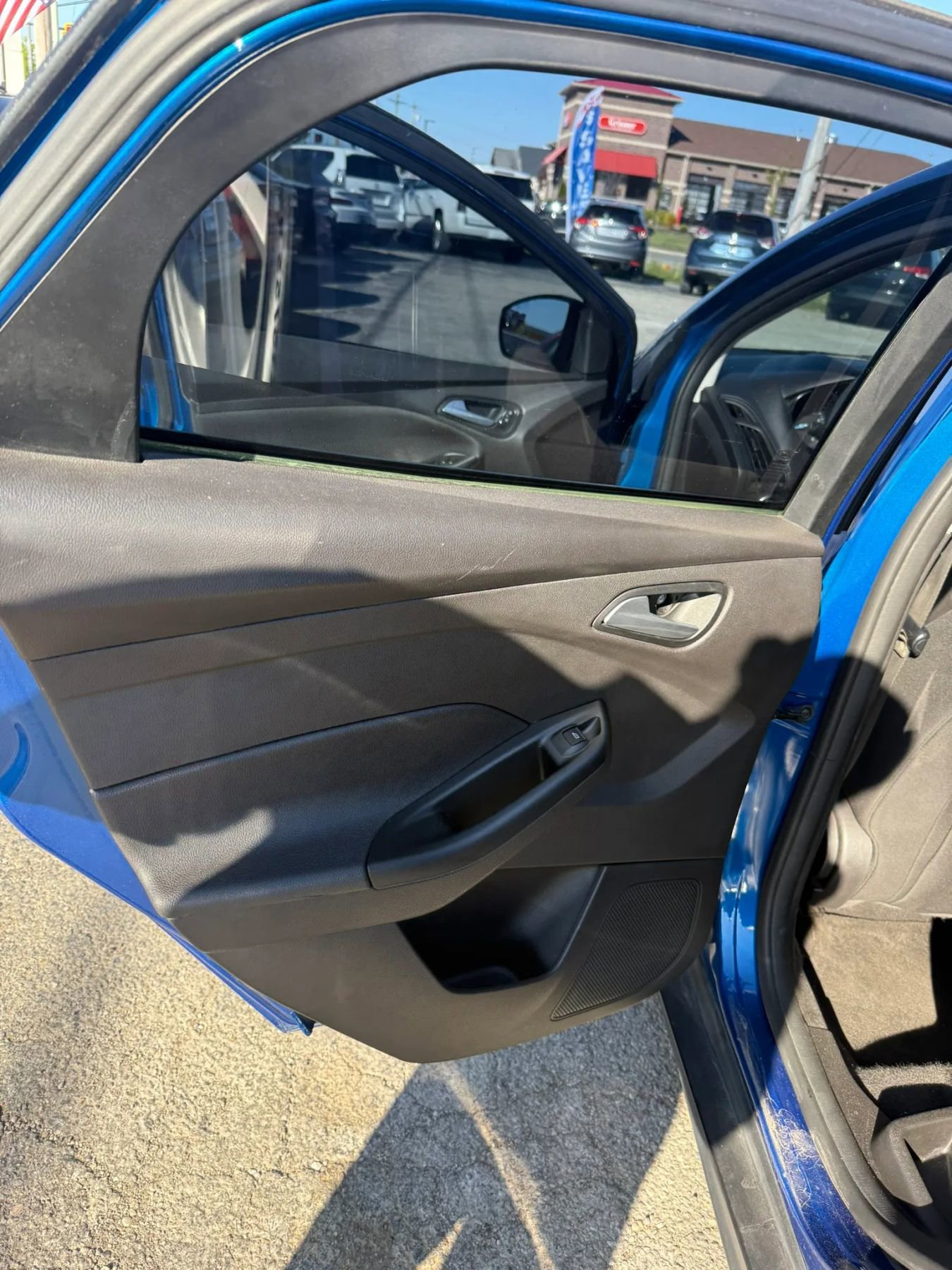 Used 2018 Ford Focus SE FWD image 15