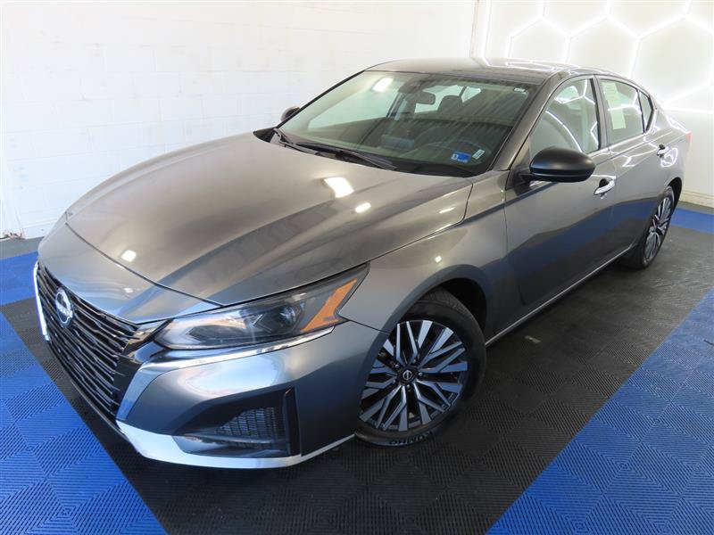 Used 2025 Nissan Altima 2.5 SV FWD image 4