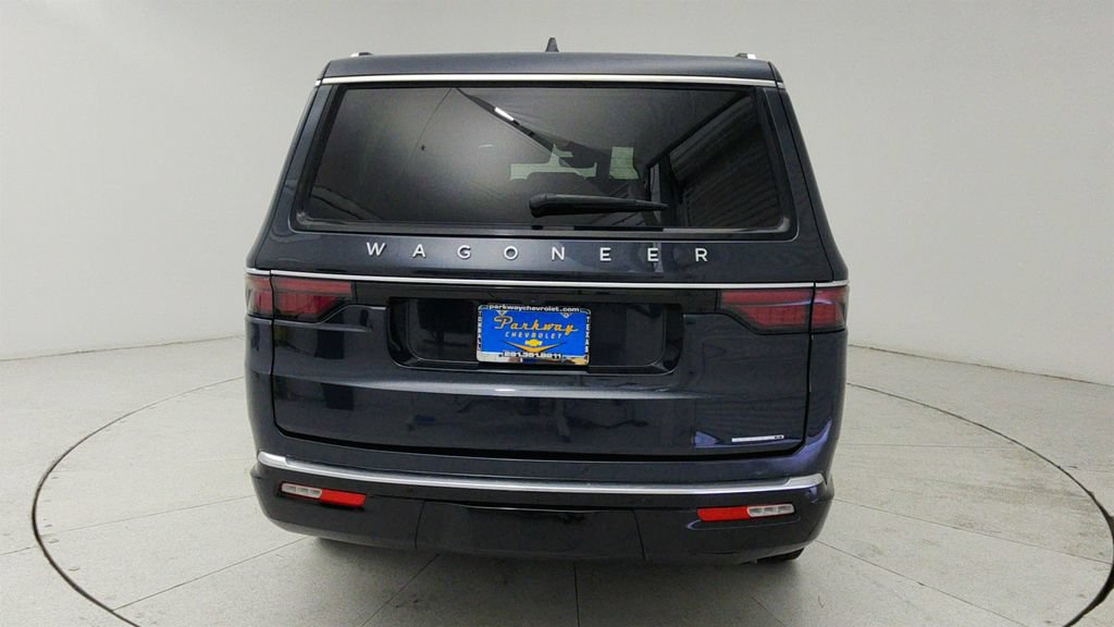 Used 2024 Jeep Wagoneer Series II w/ Flexible Seating Group RWD image 6