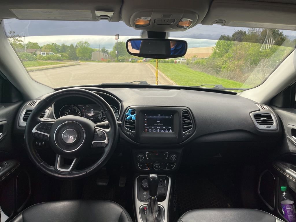 Used 2018 Jeep Compass Latitude w/ Popular Equipment Group AWD/4WD image 5