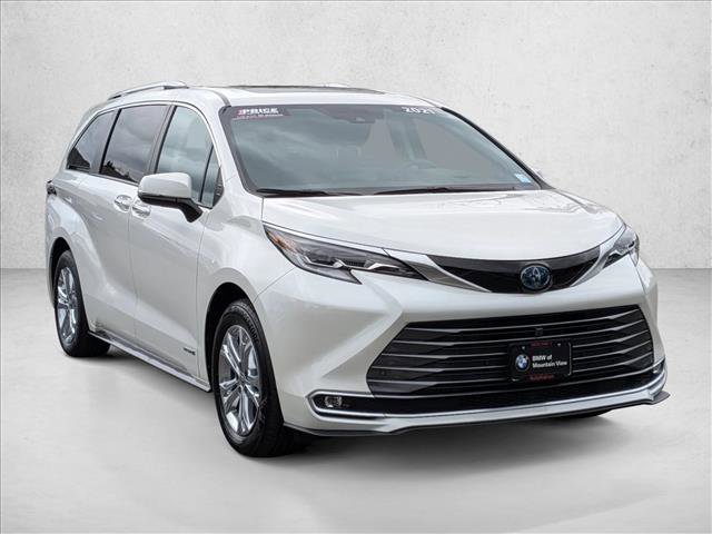 Used 2021 Toyota Sienna Platinum AWD/4WD image 3