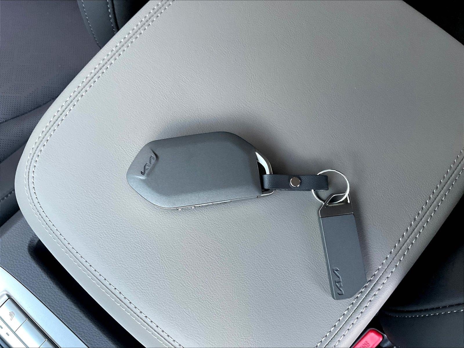 New 2027 Kia Carnival FWD image 26