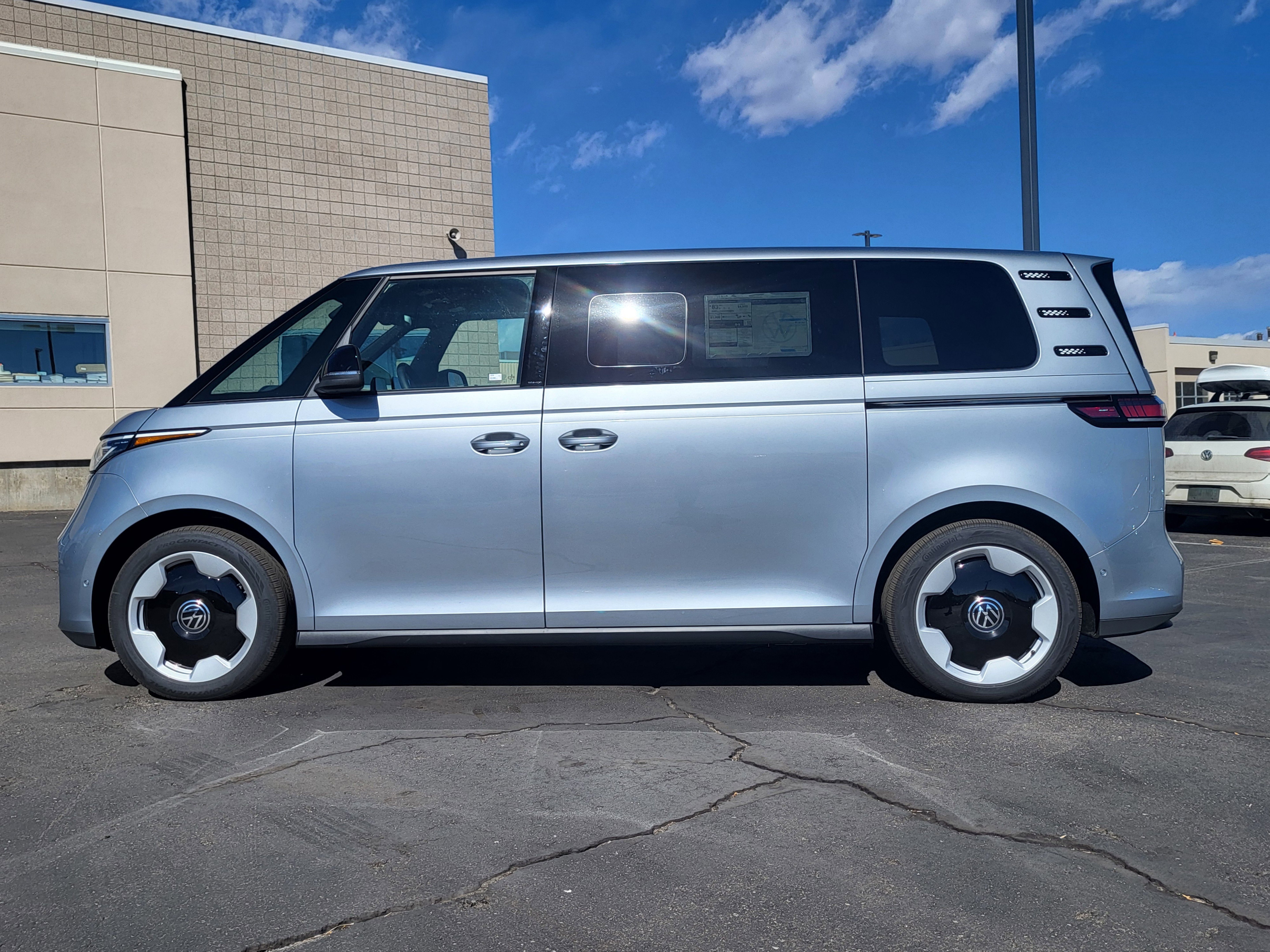 New 2025 Volkswagen ID. Buzz Pro S image 2
