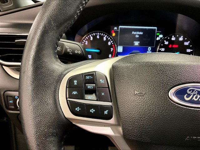 Used 2023 Ford Explorer XLT w/ Equipment Group 202A AWD/4WD image 17
