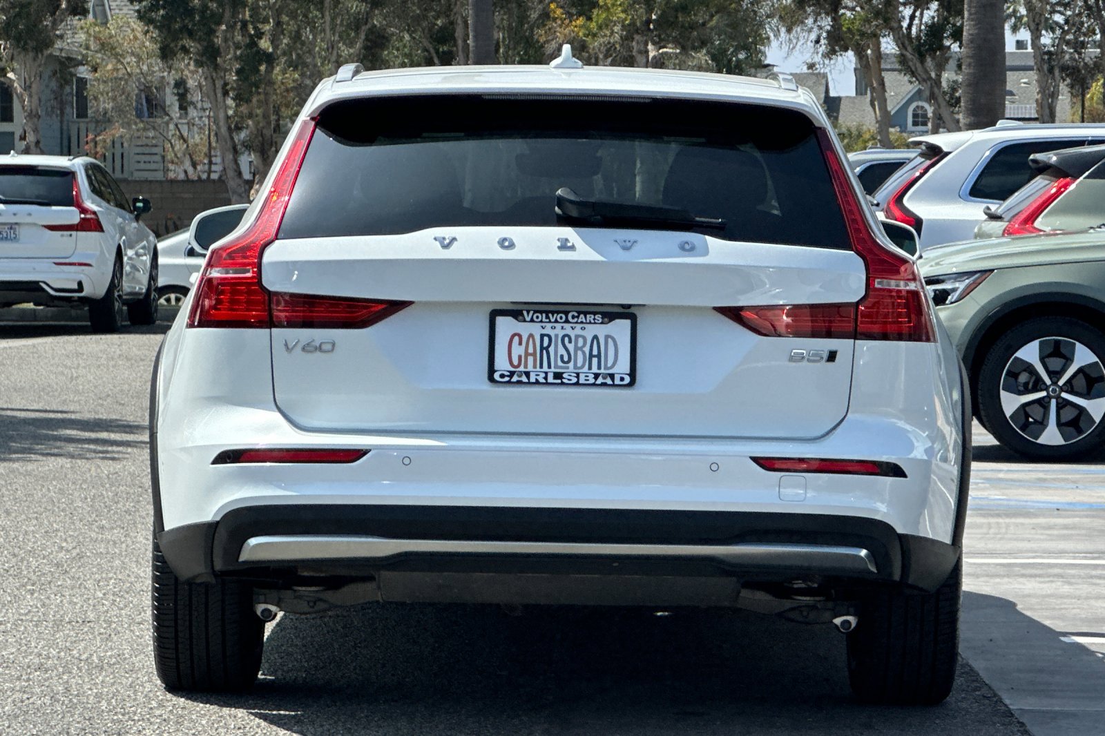 Certified 2025 Volvo V60 B5 Cross Country Plus image 5