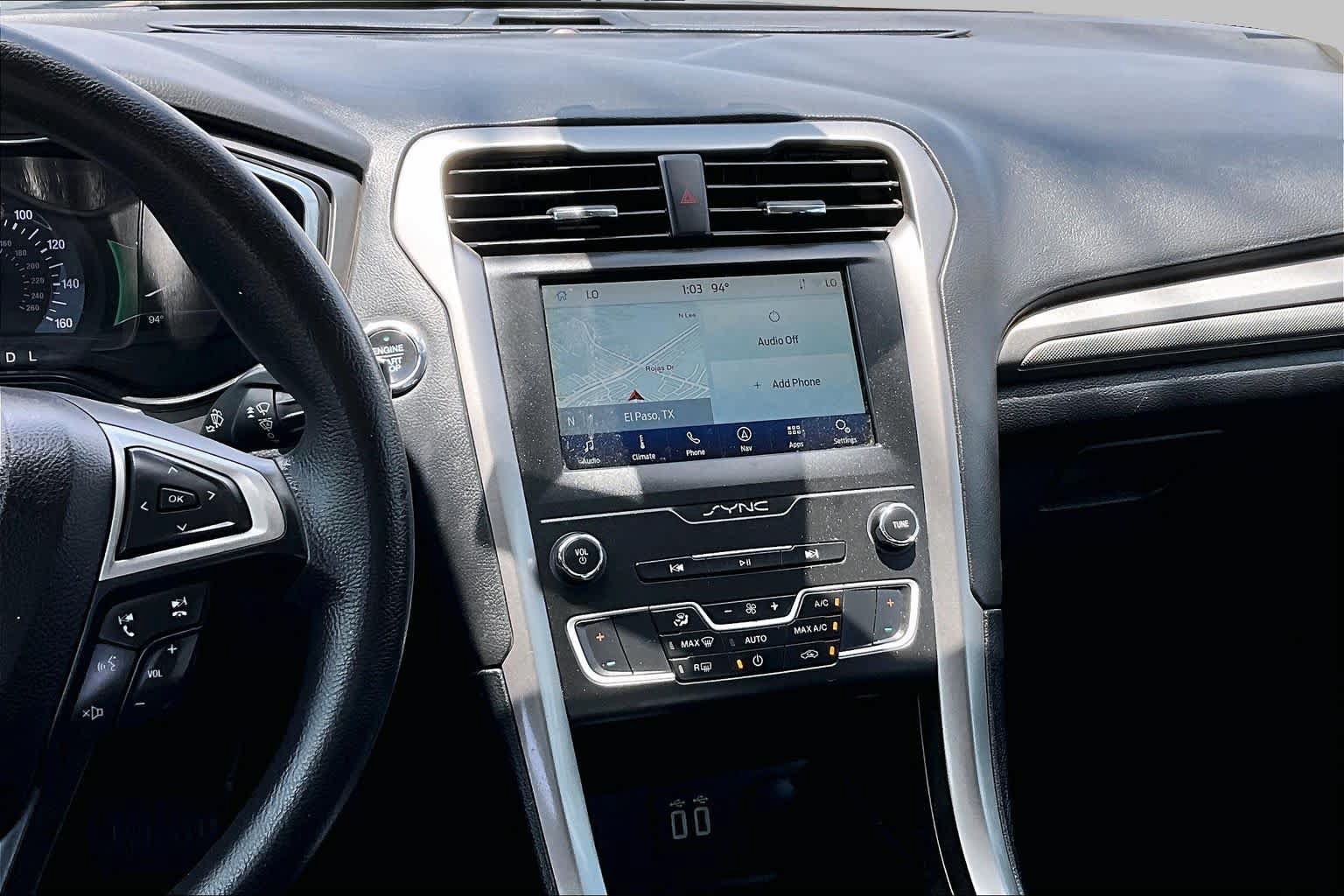 Used 2020 Ford Fusion SE FWD image 7