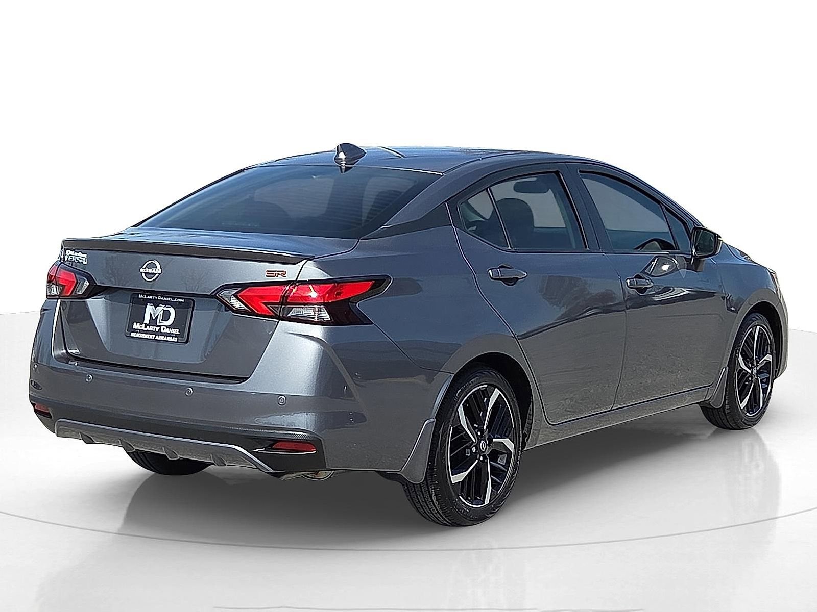 Used 2025 Nissan Versa SR w/ Trunk Package image 5