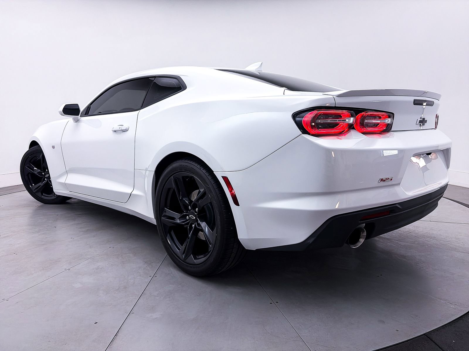 Used 2020 Chevrolet Camaro LT w/ RS Package image 2