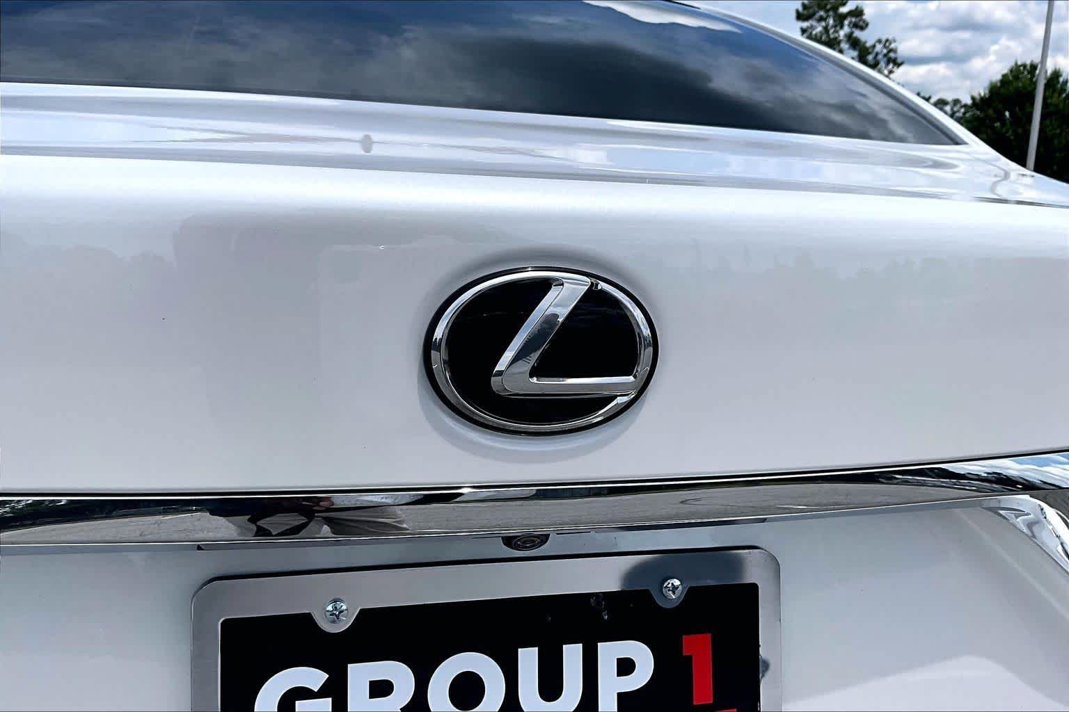 Used 2022 Lexus LS 500 w/ Interior Upgrade Package RWD image 10