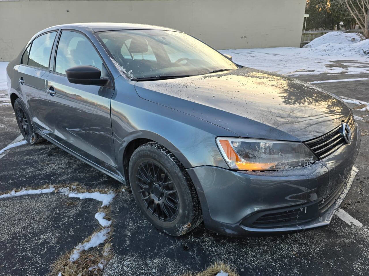 Used 2011 Volkswagen Jetta Base 4dr Sedan 6A FWD image 3