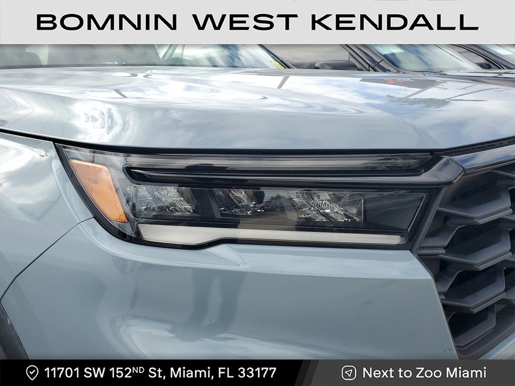 Used 2023 Honda Pilot Sport image 6