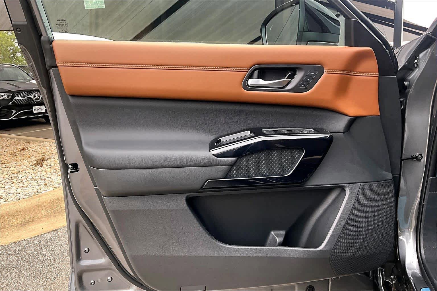 New 2026 Nissan Pathfinder Platinum image 13
