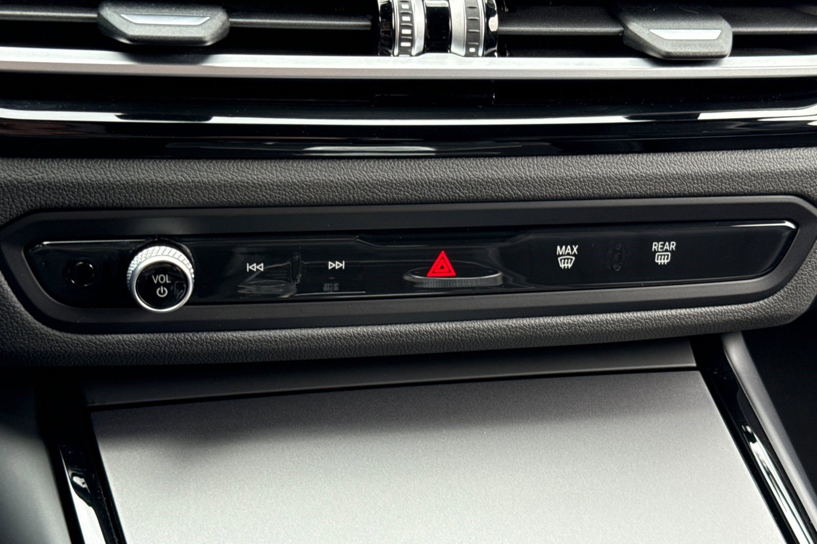 Certified 2023 BMW 230i Coupe w/ Convenience Package image 25