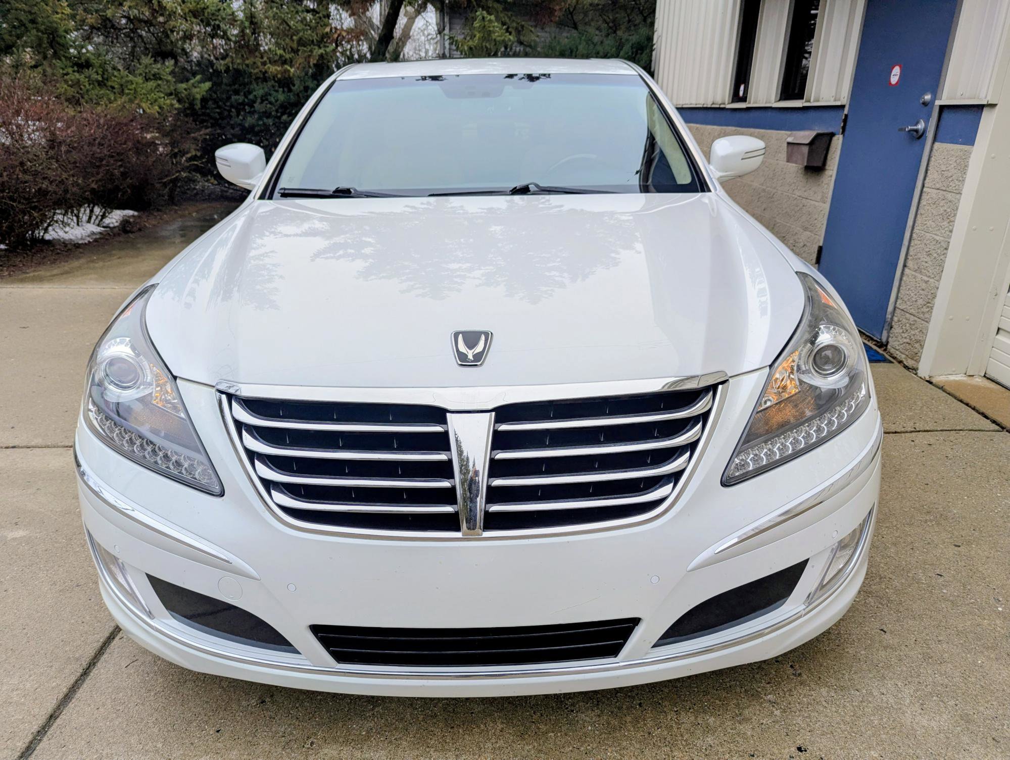 Used 2013 Hyundai Equus Signature RWD image 4