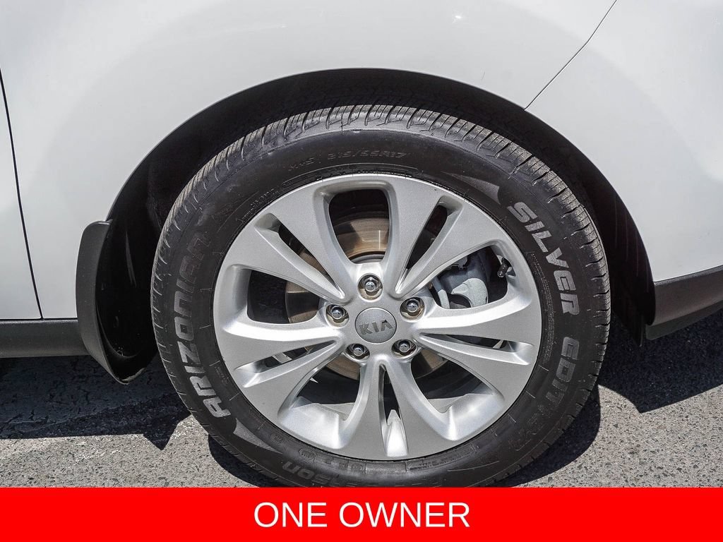 Used 2016 Kia Soul + FWD image 9