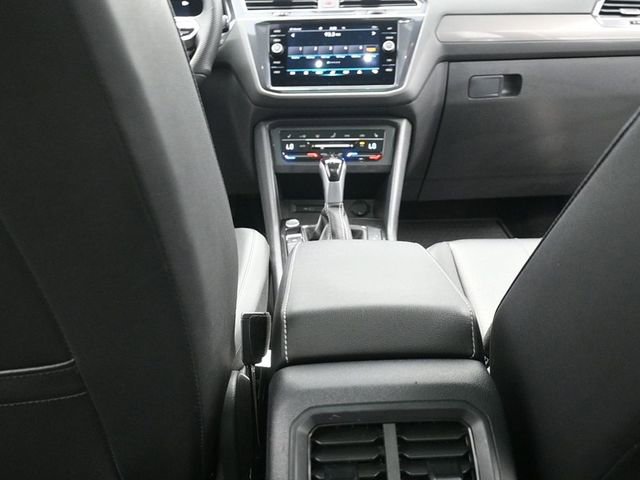 Used 2023 Volkswagen Tiguan SE R-Line AWD/4WD image 22