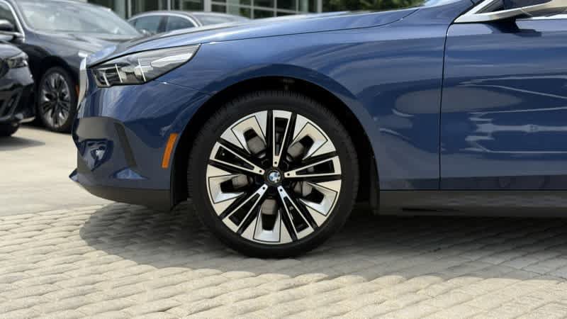 Certified 2025 BMW 530i RWD image 9
