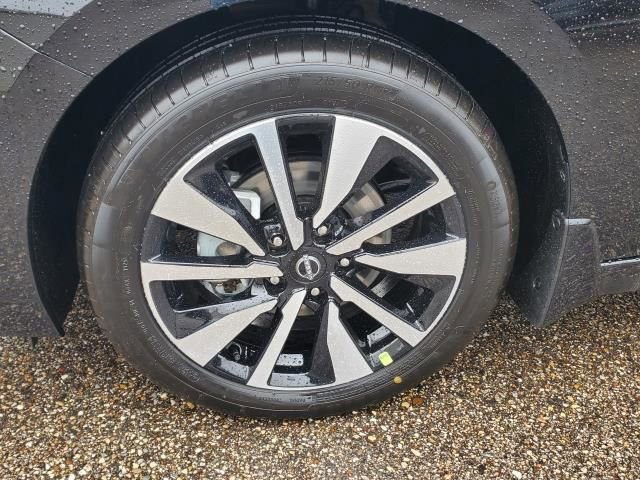 New 2025 Nissan Sentra SV w/ SV Premium Package image 9