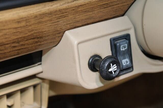 Used 1989 Jeep Grand Wagoneer image 49