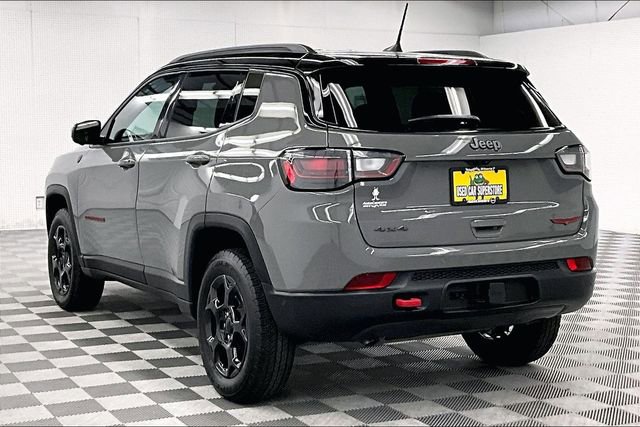 Used 2024 Jeep Compass Trailhawk w/ Trailhawk Elite Group image 3