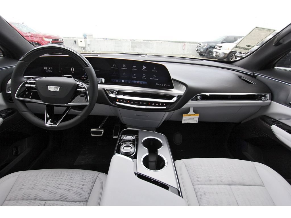 New 2027 Cadillac Lyriq Luxury AWD/4WD image 9