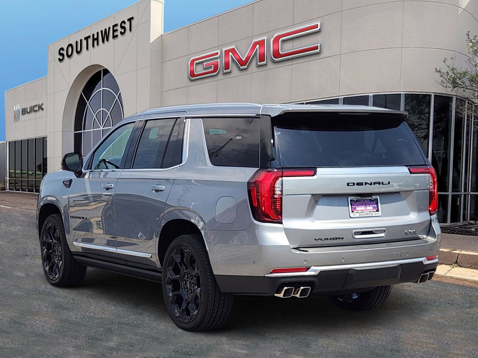 New 2026 GMC Yukon Denali w/ Denali Reserve Package AWD/4WD image 4