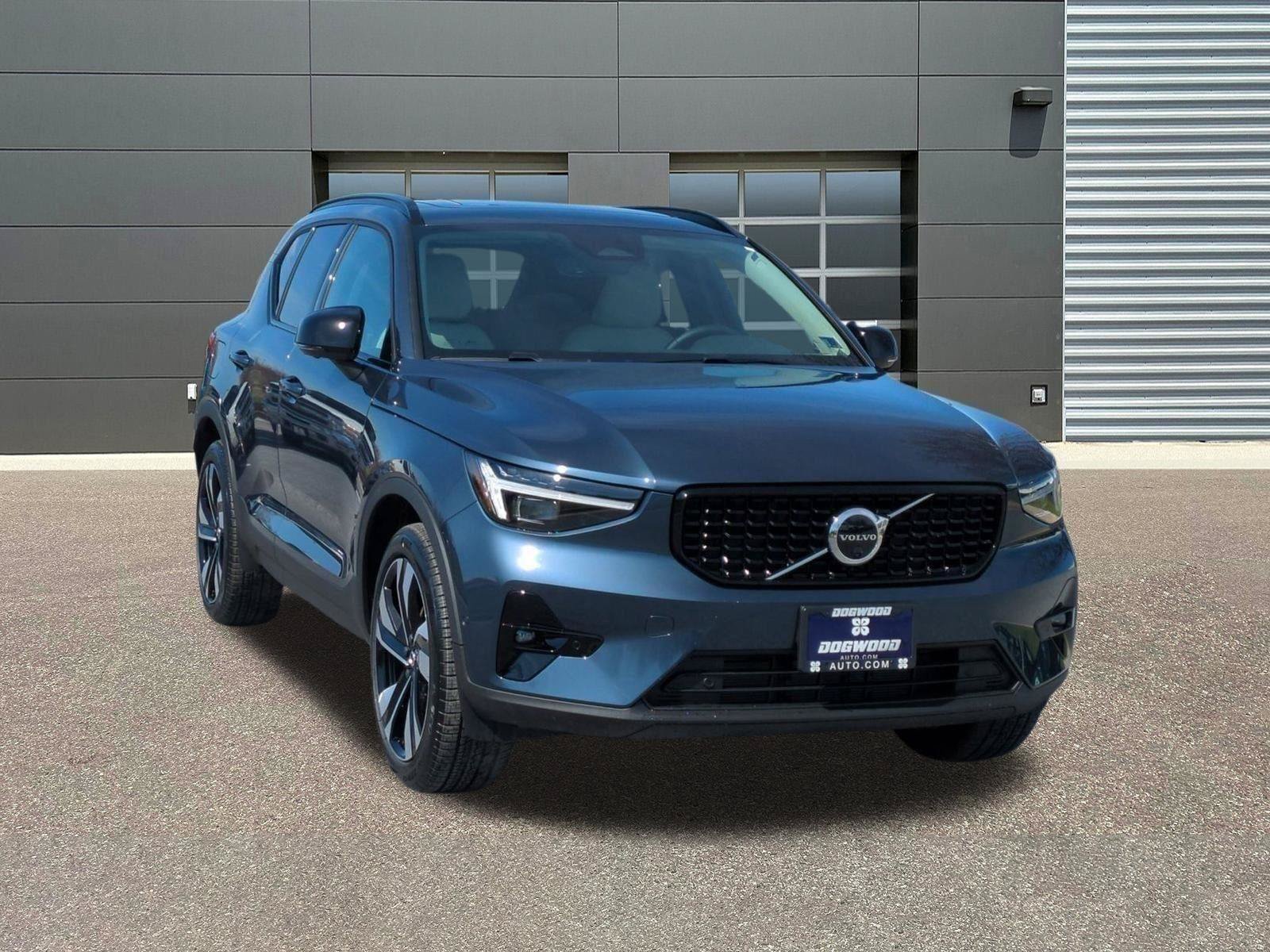 New 2026 Volvo XC40 B5 Ultra w/ Protection Package Premier AWD/4WD image 1