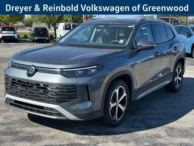 New 2025 Volkswagen Tiguan SE image 3