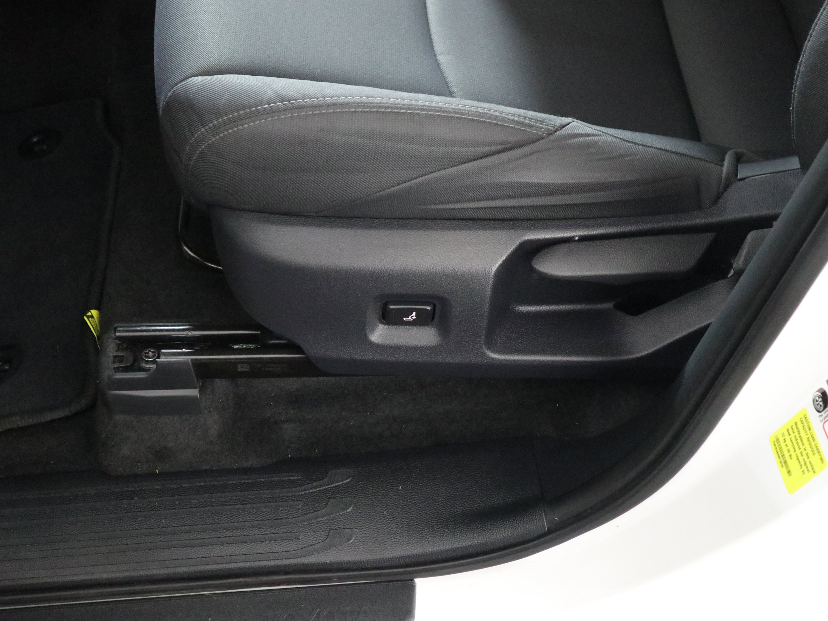 Used 2025 Toyota Tacoma SR5 AWD/4WD image 22