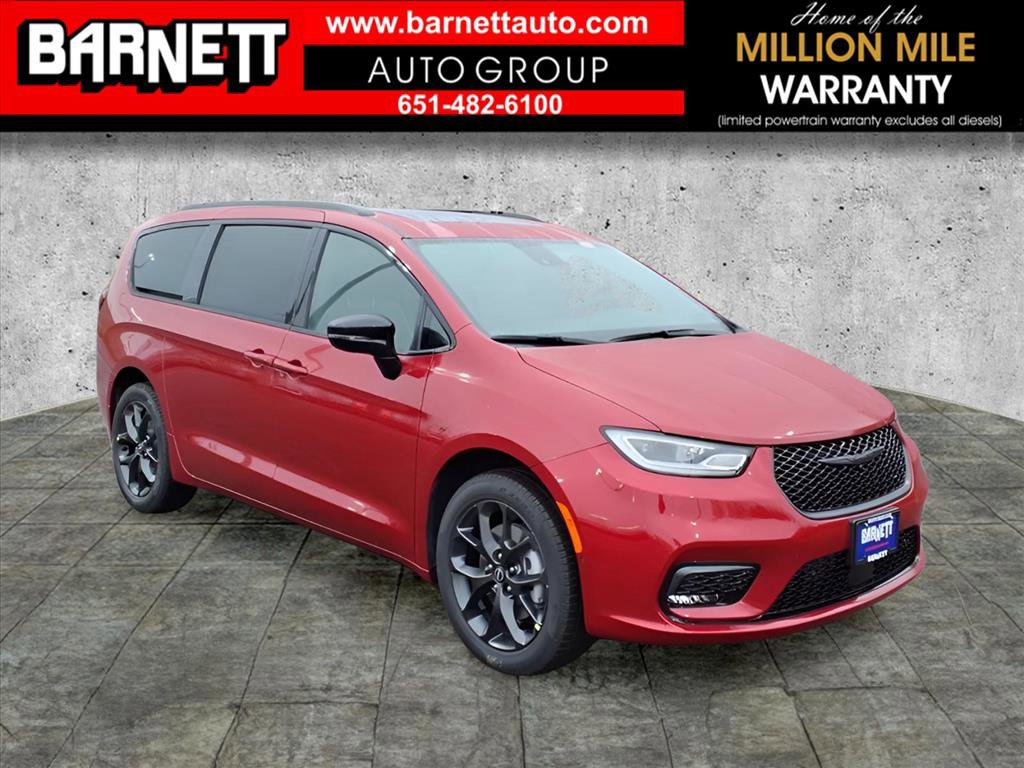 New 2026 Chrysler Pacifica Limited w/ S Appearance Package image 8