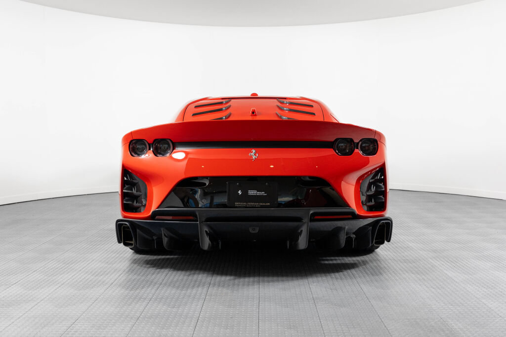 Used 2023 Ferrari 812 Competizione RWD image 5