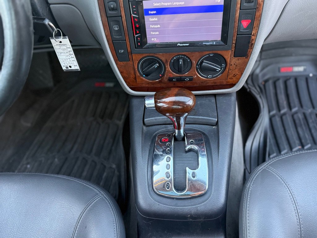 Used 2005 Volkswagen Passat GLS image 16