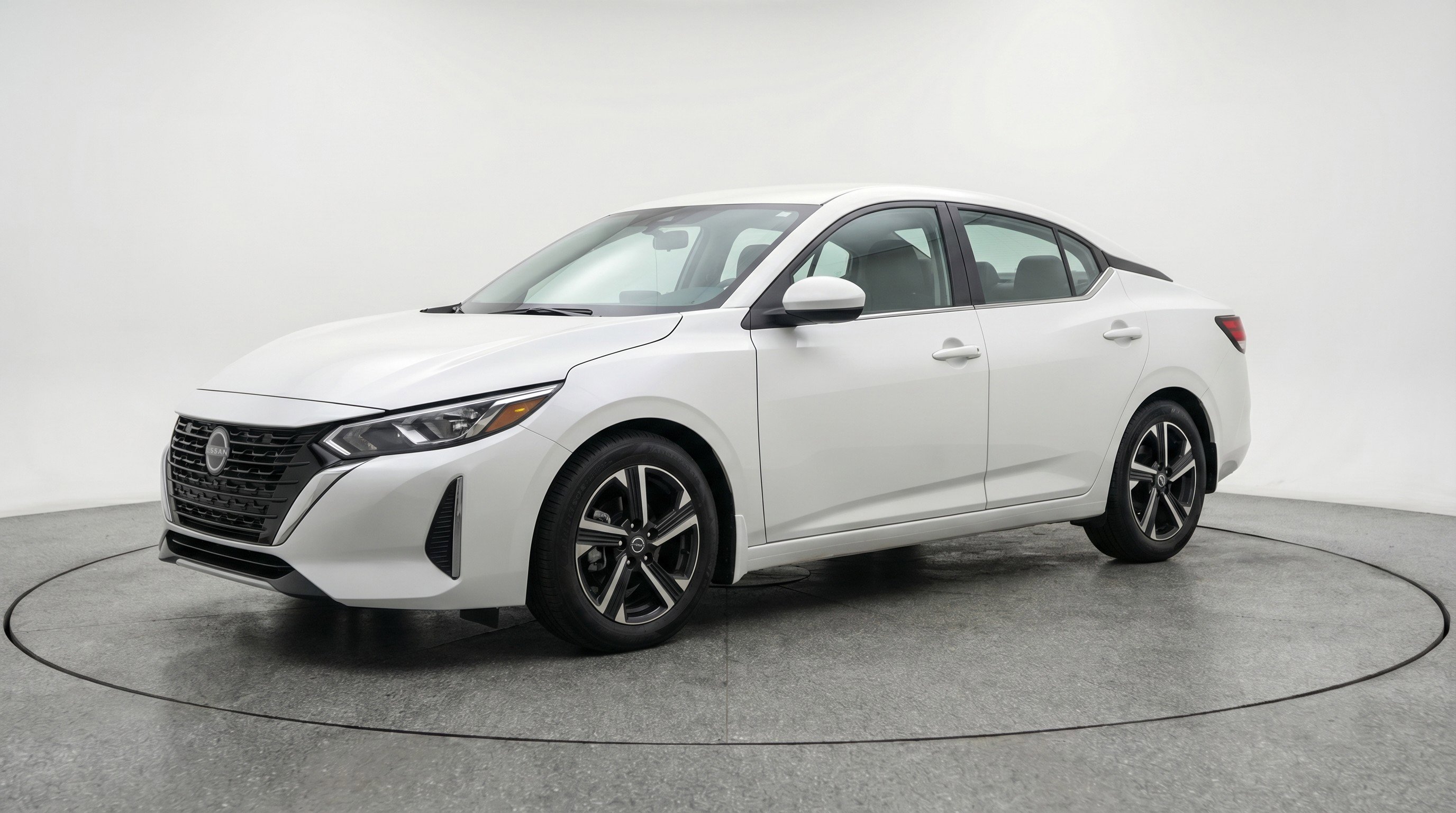 Used 2025 Nissan Sentra SV image 3