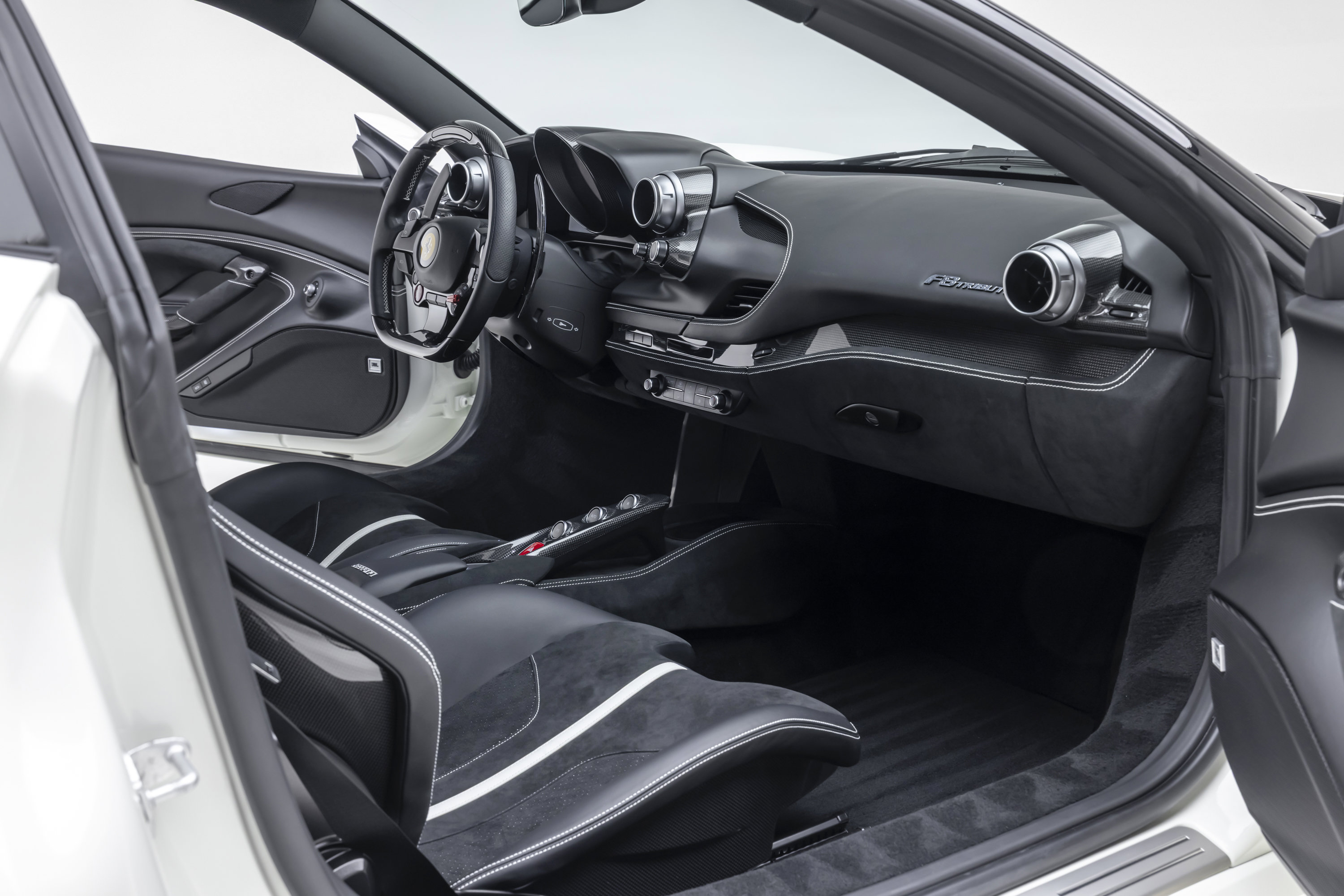 Certified 2022 Ferrari F8 Tributo RWD image 43