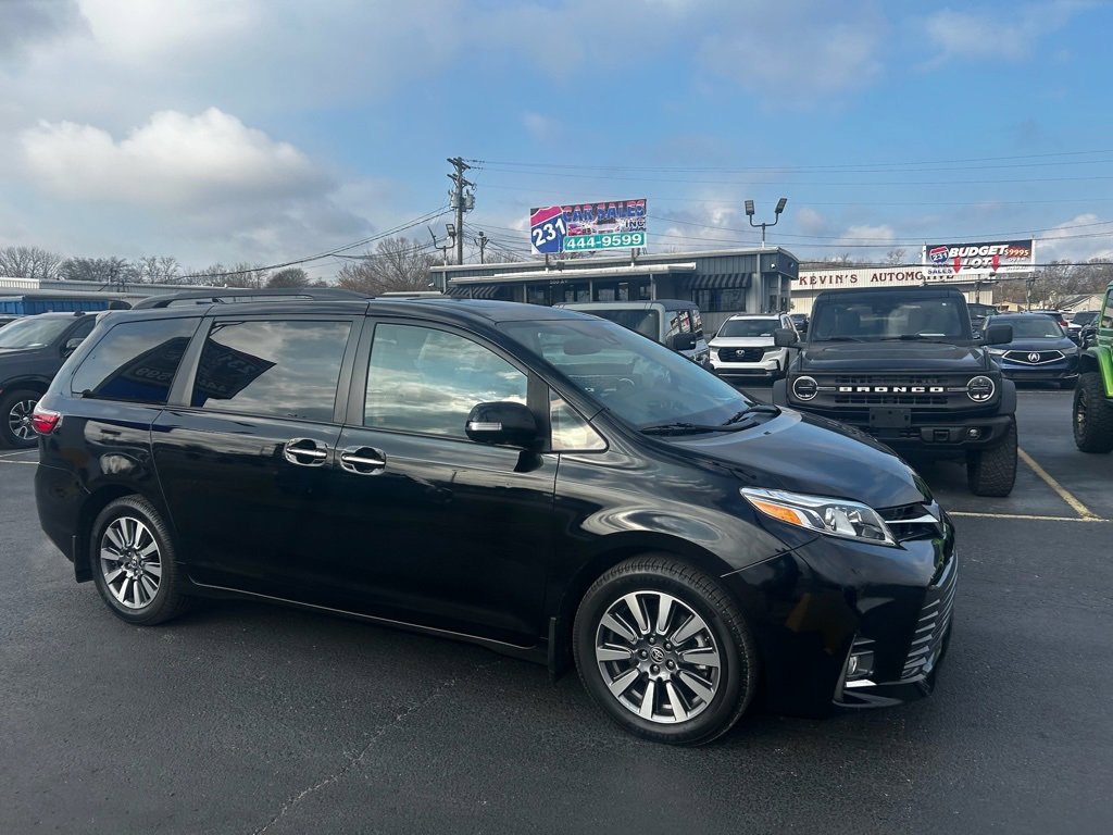 Used 2020 Toyota Sienna Limited Premium image 2