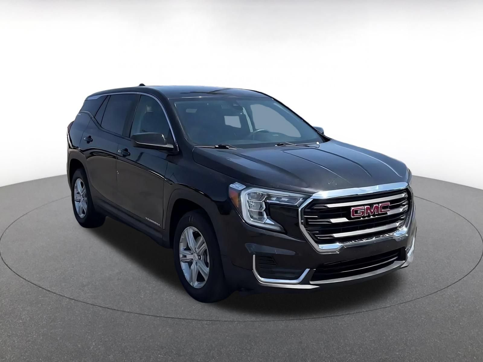 Used 2024 GMC Terrain SLE FWD image 3