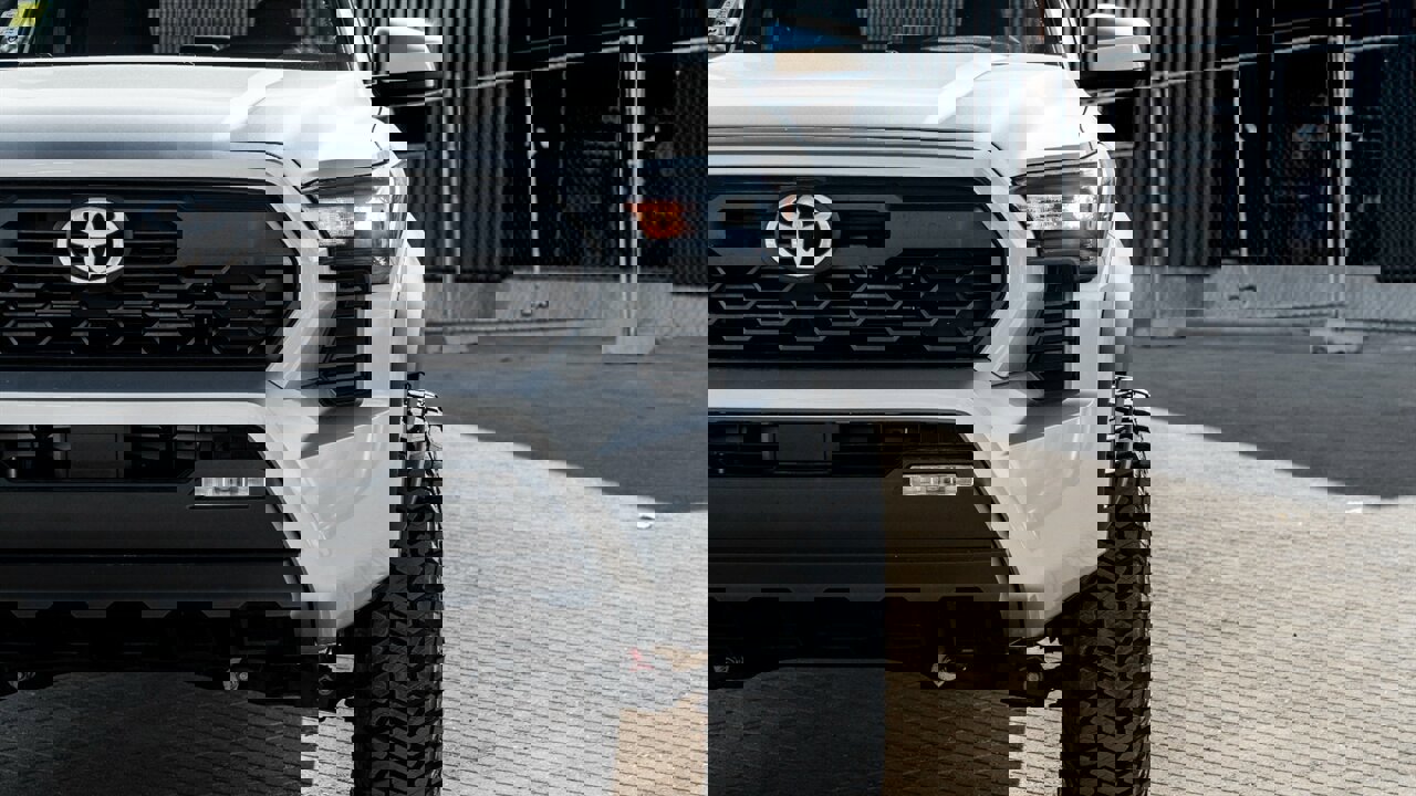 Used 2024 Toyota Tacoma TRD Off-Road image 8