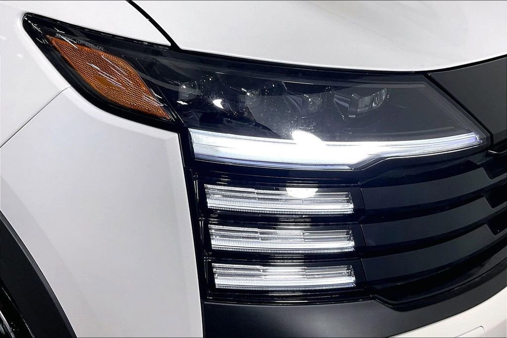 New 2026 Nissan Kicks SR w/ SR Premium Package image 32