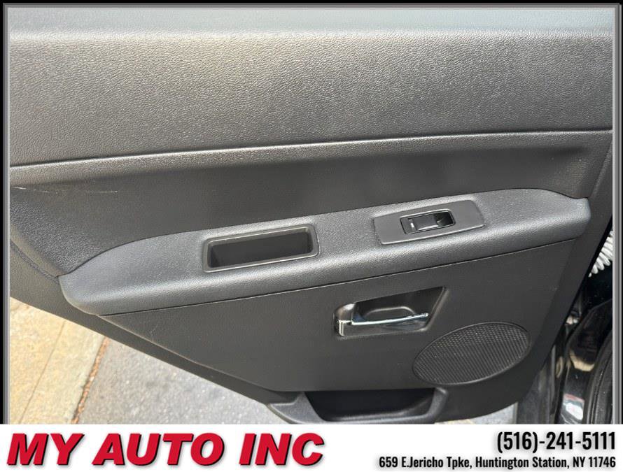 Used 2010 Jeep Grand Cherokee Laredo image 36