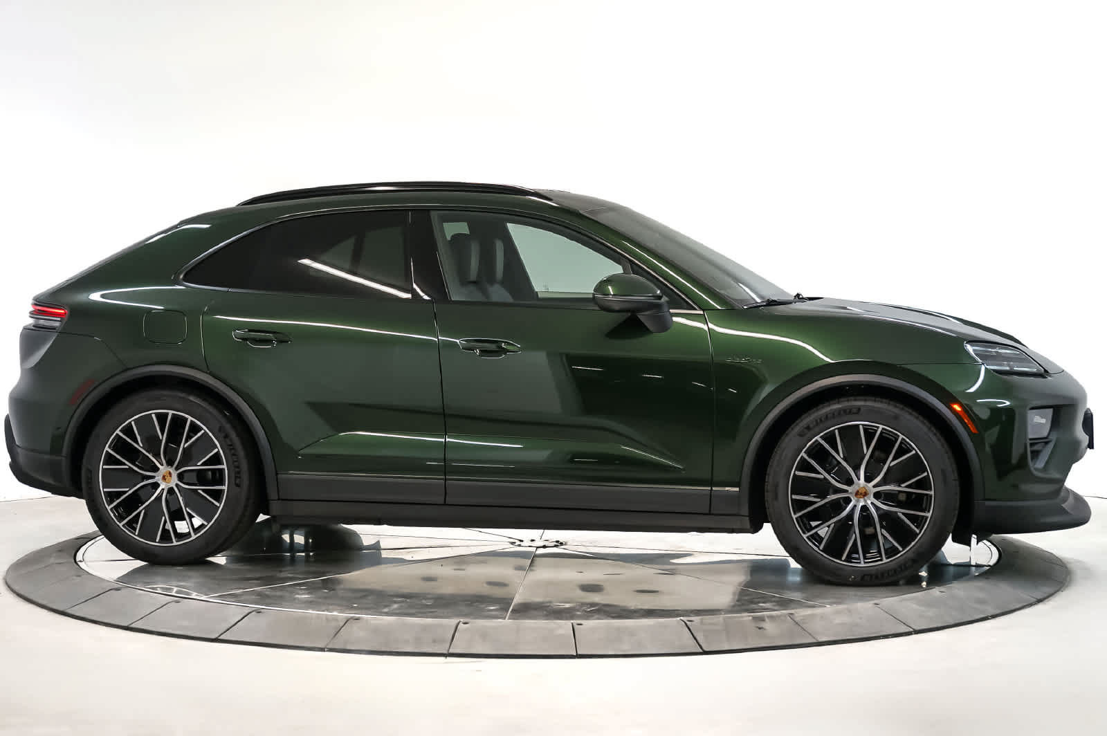 Certified 2026 Porsche Macan Electric RWD image 8
