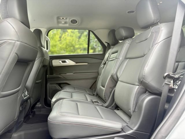 Used 2026 Ford Explorer Active w/ Active Comfort Package RWD image 27